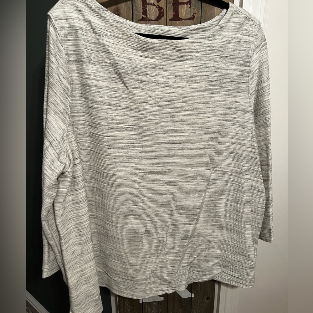 Old navy top. White/cream color